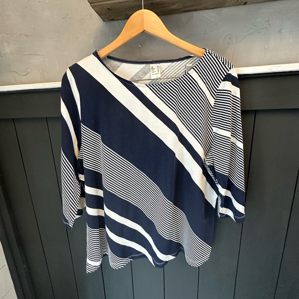 Woman's Navy White Geometric Stripe 3/4 Sleeve 100% Cotton Top Size 16‎ (L)